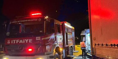 Tıra yandan çarpan otomobilde 1 kişi öldü, 1 kişi ağır yaralandı