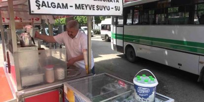 1 Mayıs’ta çalışan seyyar satıcı: "İşçi bayramında en çok işçiler çalışıyor"