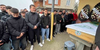 Bıçaklanarak öldürülen genç toprağa verildi