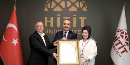 Hitit Üniversitesi’nin kan bağışı duyarlılığına Kızılay’dan gümüş madalya
