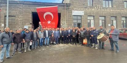 Kars Belediye Başkanı Ötüken Senger, Temizlik ve İtfaiye Personeliyle Buluştu