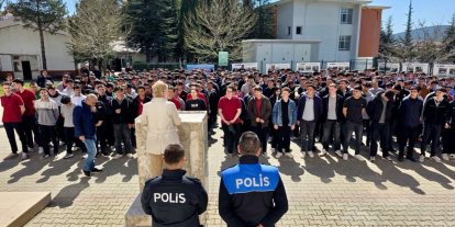 Bilecik’te öğrencilere bilinçli sosyal medya ve güvenlik eğitimi