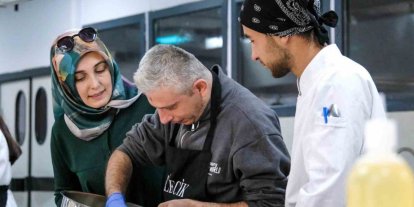 Bilecik’te özel ihtiyaçlı bireyler pasta ve tatlı yaptı