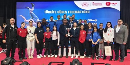 Afyonkarahisar’lı sporcular Kars’ta ki güreş şampiyonasından madalyalarla döndü