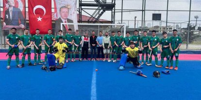 Ardeşen Anadolu İmam Hatip Lisesi, hokeyde Türkiye 3.’sü oldu