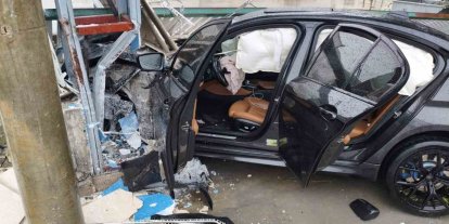 Burdur’da otomobil yoldan çıktı: 2 yaralı