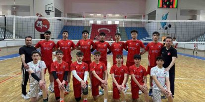 Aşkale’nin gururu oldular, Erzurum GSK yıldız voleybol takımı Türkiye finallerinde