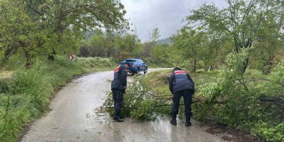 Bilecik’te aşırı yağış ulaşımı da olumsuz etkiliyor