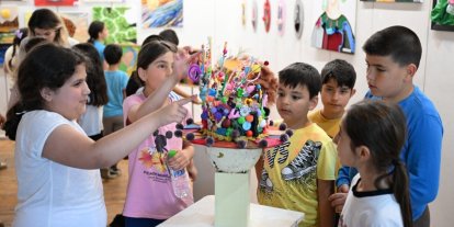 Mersin’de çocuk kampüslerinden çıkan eserler sergide buluştu