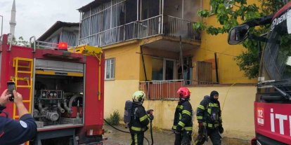 Denizli’de balkon yanan koltuk paniğe neden oldu