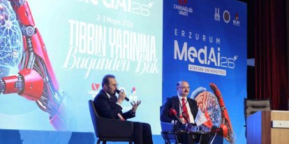 Sağlıkta yapay zekâ zirvesi: Tıbbın geleceği Atatürk Üniversitesinde masaya yatırıldı