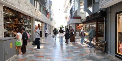 Marmaris’te yenilenen çarşı turistlerin gözdesi oldu