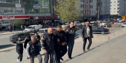 Yaşlı kadınları milyonluk vurgunla dolandırmışlar