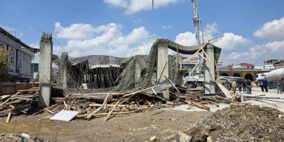 İnşatta beton dökülürken kalıp çöktü: 1 işçi yaralandı