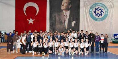 Kafkas Üniversitesi’nde Geleneksel Spor Şenliği Ödül Töreni