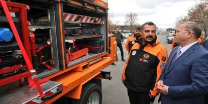 Kars’ta KARAKURT ekibine resmi arma: Afetlere hazır güç sahada