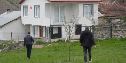 Gümüşhane’de ayılar yaylalardan sonra köyleri mesken edindi: Vatandaşlar tedirgin