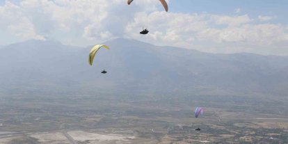 Erzincan yamaç paraşütünde Türkiye ikincisi oldu
