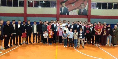 Sason’da yoğun ilgi gören voleybol halk turnuvası final maçıyla sona erdi