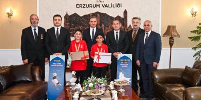 Vali Baruş, başarılı öğrencileri makamında ağırladı