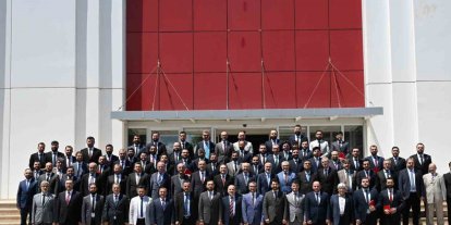 Denizli Valisi Köşger, Dini Yüksek İhtisas Eğitimi 3. Dönem Mezuniyet Programı’na katıldı