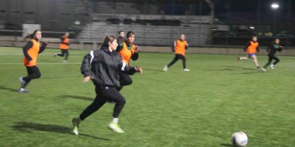 Erzurum’un ilk kadın futbol takımı, ilk profesyonel maçına çıkıyor