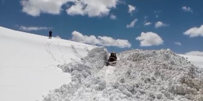 Tercan’da mayıs ayında karla mücadele sürüyor