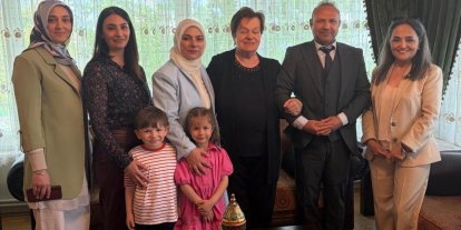 Minik yüreklerden Şükran Teyze’ye duygu dolu anneler günü