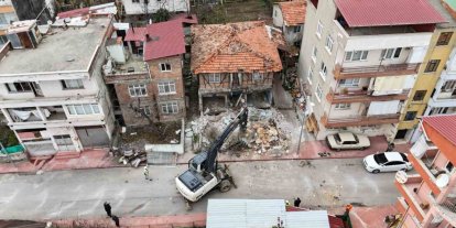 Tehlike oluşturan ve suç yuvasına dönen metruk binalar yıkılıyor