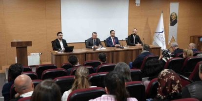 Karabük Üniversitesi İşletme Fakültesinde akademik kurul toplandı