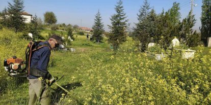 Kırıkkale’de mezarlıklarda bakım çalışması sürüyor