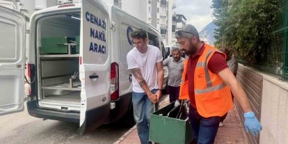 Antalya’da Kazakistan uyruklu kadın evinde ölü bulundu