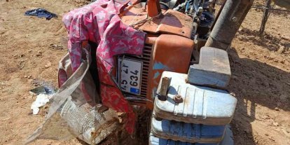 Devrilen traktörün altında kalan Buldanlı çifti ölüm ayırdı
