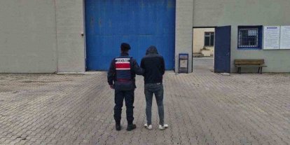 Jandarma çeşitli suçlardan aranan 46 kişiyi yakaladı