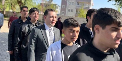 Kaymakam Güney, haftaya öğrencilerle başladı