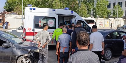 Otomobil ile motosiklet çarpıştı: 1 yaralı