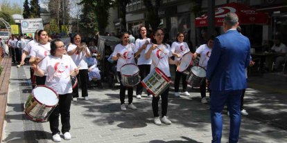 Uşak’ta engellilere farkındalık yürüyüşü gerçekleştirildi