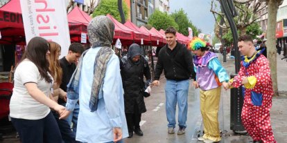 Bolu’da dolu sonrası vatandaşlar halay çekti