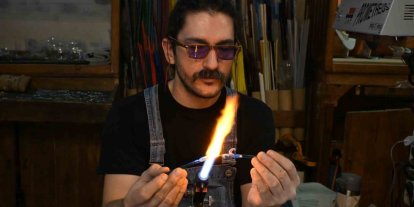 Murano’dan Eskişehir’e gelen camlar, burada birer sanat eserine dönüşüyor