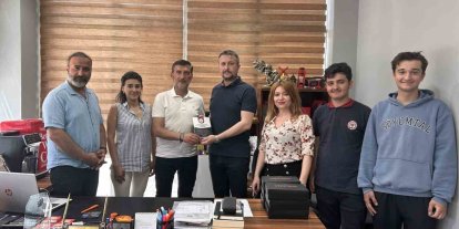 Bergama’da Türkçe isimli iş yerlerine teşekkür plaketi