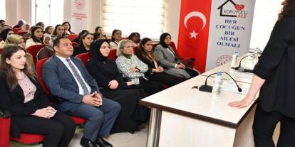 Akyaka’da koruyucu aile farkındalık toplantısı düzenlendi