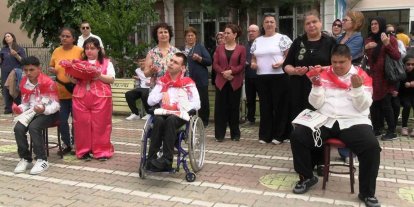 Edirne’de temsili askerlik töreninde duygu dolu anlar yaşandı: Özel bireyler askere uğurlandı