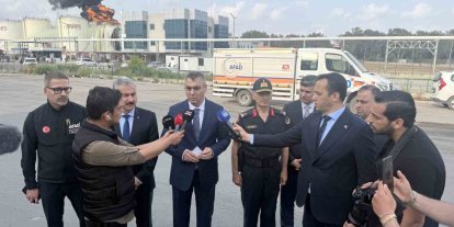 Mersin Valisi Toros: "Önceliğimiz yangının diğer tanklara sıçramasını önlemek"