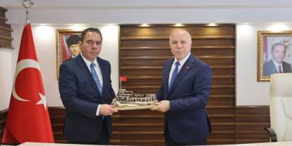 Kars Belediye Başkanı Ötüken Senger Doğu Anadolu Belediyeler Birliği Başkan Vekili Seçildi