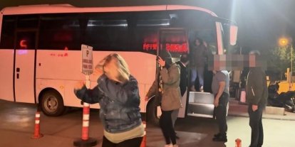 Tepebaşı Belediyesi‘ne yönelik operasyonda gözaltında şüpheler sağlık kontrolünden geçirildi