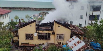 Trabzon’un Araklı ilçesinde yangında 2,5 ton fındık kül oldu