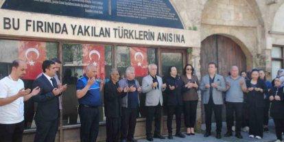 Kozan’da Gençlik Haftası kapsamında gençler şehitlikte dua etti
