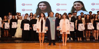 BEUN’da geleceğin eczacıları beyaz önlük giydi