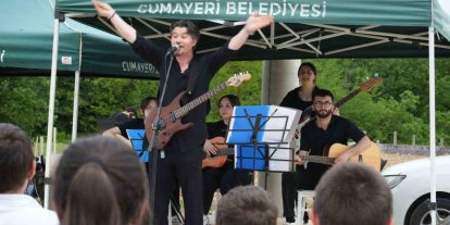 Cumayeri’nde Hıdırellez Şenliği renkli görüntülere sahne oldu