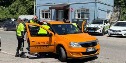 Hakkında yakalama kararı bulunan şahıs taksi kullanırken yakalandı